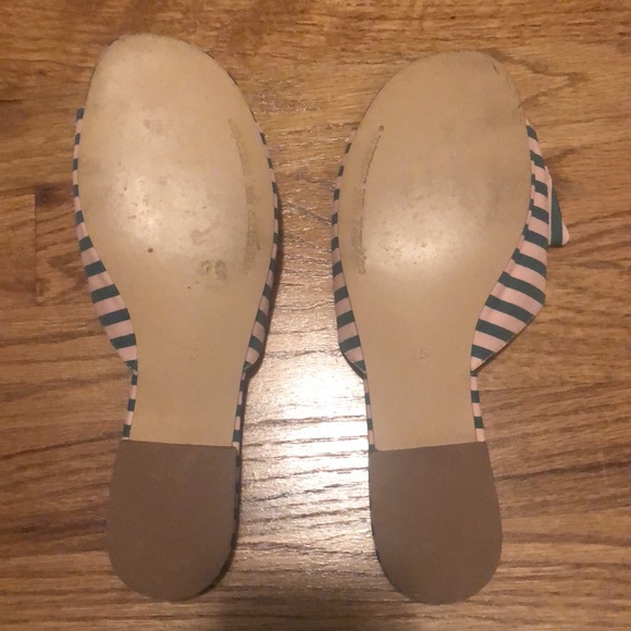 Cupcakes and Cashmere Slides with bow - Picture 2 of 2